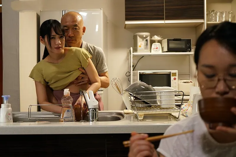 Chồng chịch con yêu riêng của vợ khi biết vợ yêu không thể sinh con cho mình