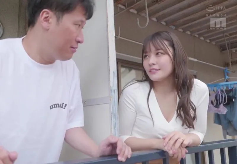 Anh trai số hưởng và cô nàng nhà bên bị ông xã bỏ bê đang gửi tín hiệu cầu “chịch”