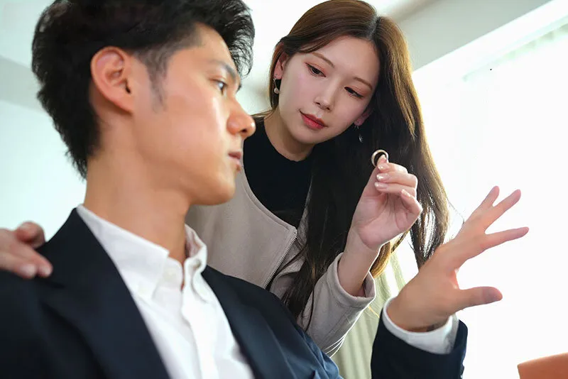 Người vợ đi đi giã ngoại, ông xã ở nhà bị nhỏ em người vợ gạ chịch không trượt phát nào